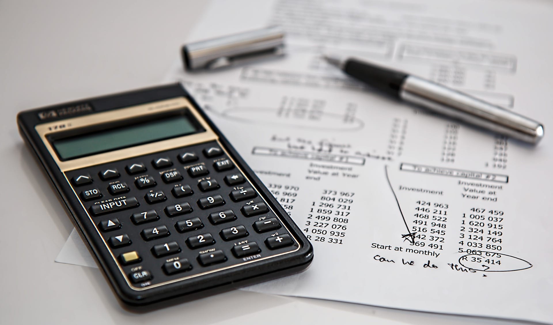 Comptable vs expert-comptable : comprendre les différences et choisir le bon professionnel